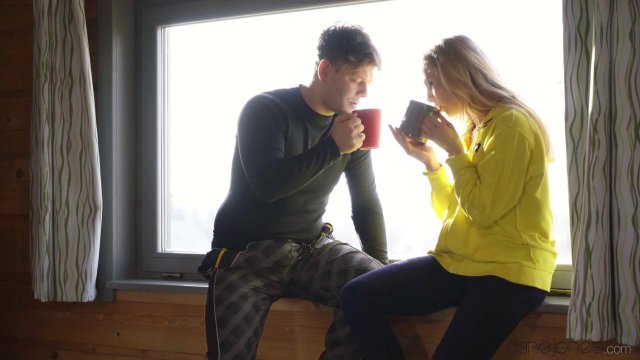 Превью Привез телочку на дачу, чтобы там побаловать ее киску сексом № 35415