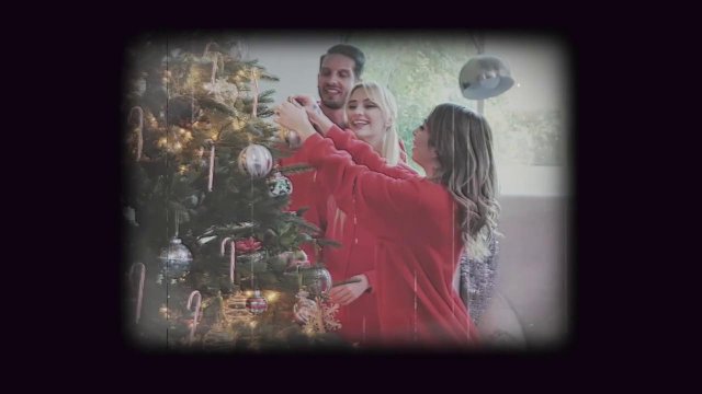 Превью Зрелая парочка руководит жарким сексом молодой пары на кровати № 35439