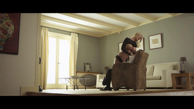 Превью Супруги занялись красивым сексом на большом кресле № 35479