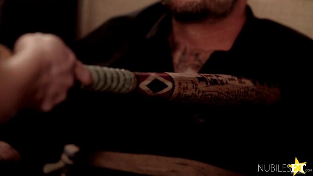 Превью Зрелый мужик любит киски исключительно молодых и соблазнительных девиц № 35534