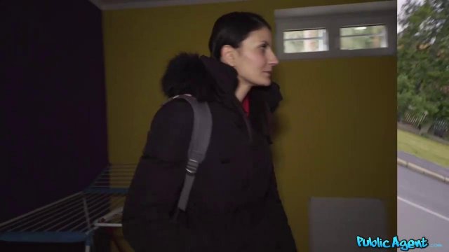 Превью Худая развратница трахается в подъезде с мужиком за деньги № 35541