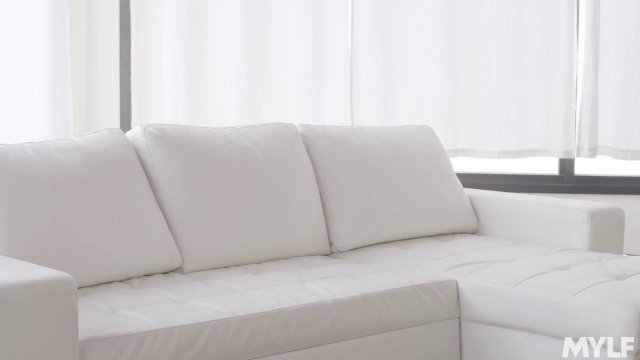 Превью Супруги уговорили няню заняться с ними жмж сексом на диване № 35590