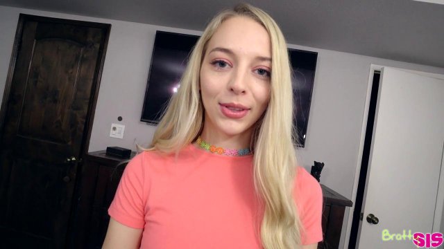 Превью Худая блондинка растянула узкую письку об стоячий член мужчины № 36303