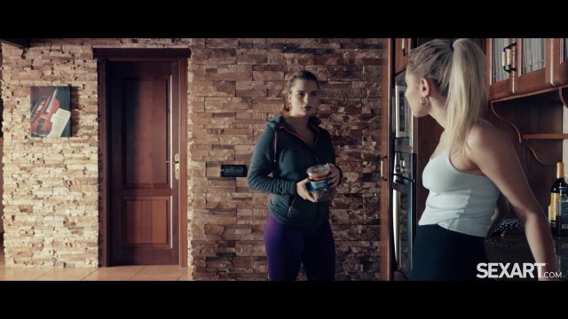 Превью Влюбленная лесбийская пара занимается сексом рано утром № 37774